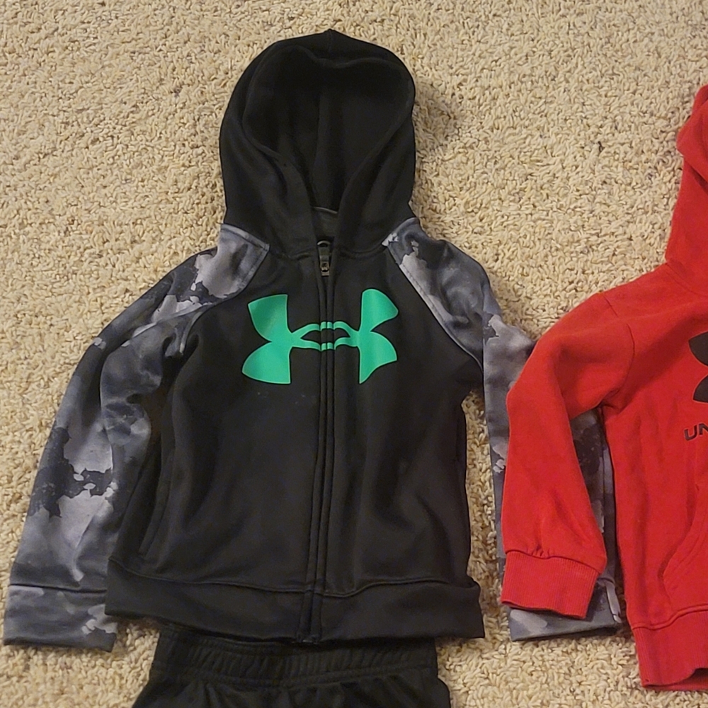 Boys Under Armour Mixed Bundle Sweatsuit Sweatshirt T Shirt Long Sleeved Tee 5T - Picture 2 of 7
